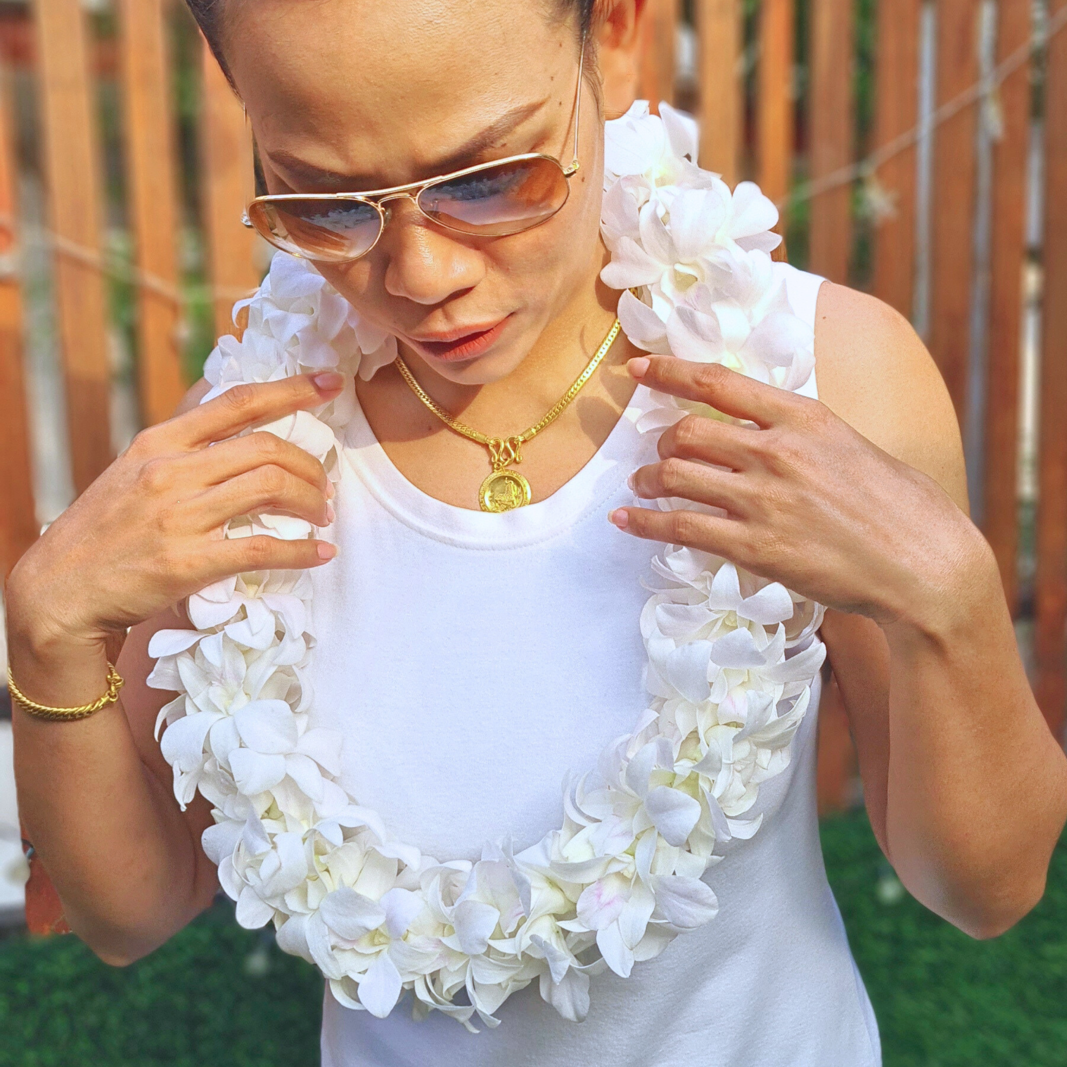 🌺 White Thai Orchid Lei – Fresh Double Strand Lei with 100+ Premium Dendrobium Blooms | Perfect for Weddings, Tropical Events, and Graduations 🌴