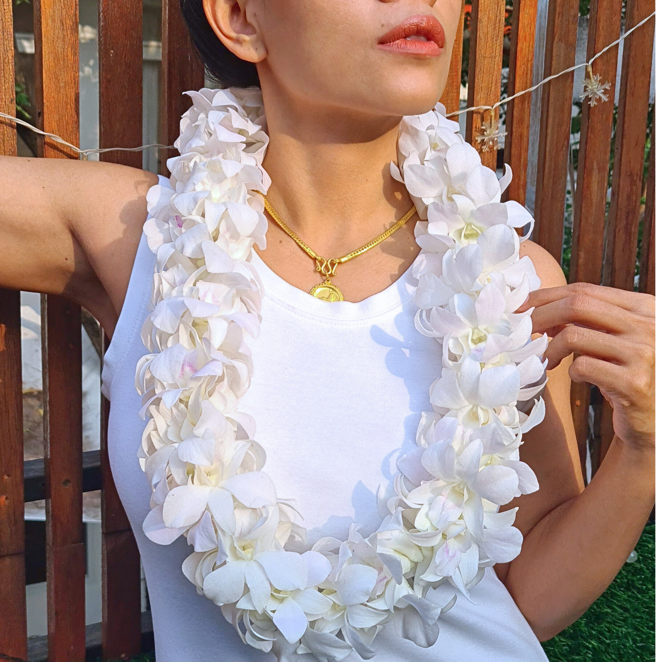 🌺 White Thai Orchid Lei – Fresh Double Strand Lei with 100+ Premium Dendrobium Blooms | Perfect for Weddings, Tropical Events, and Graduations 🌴