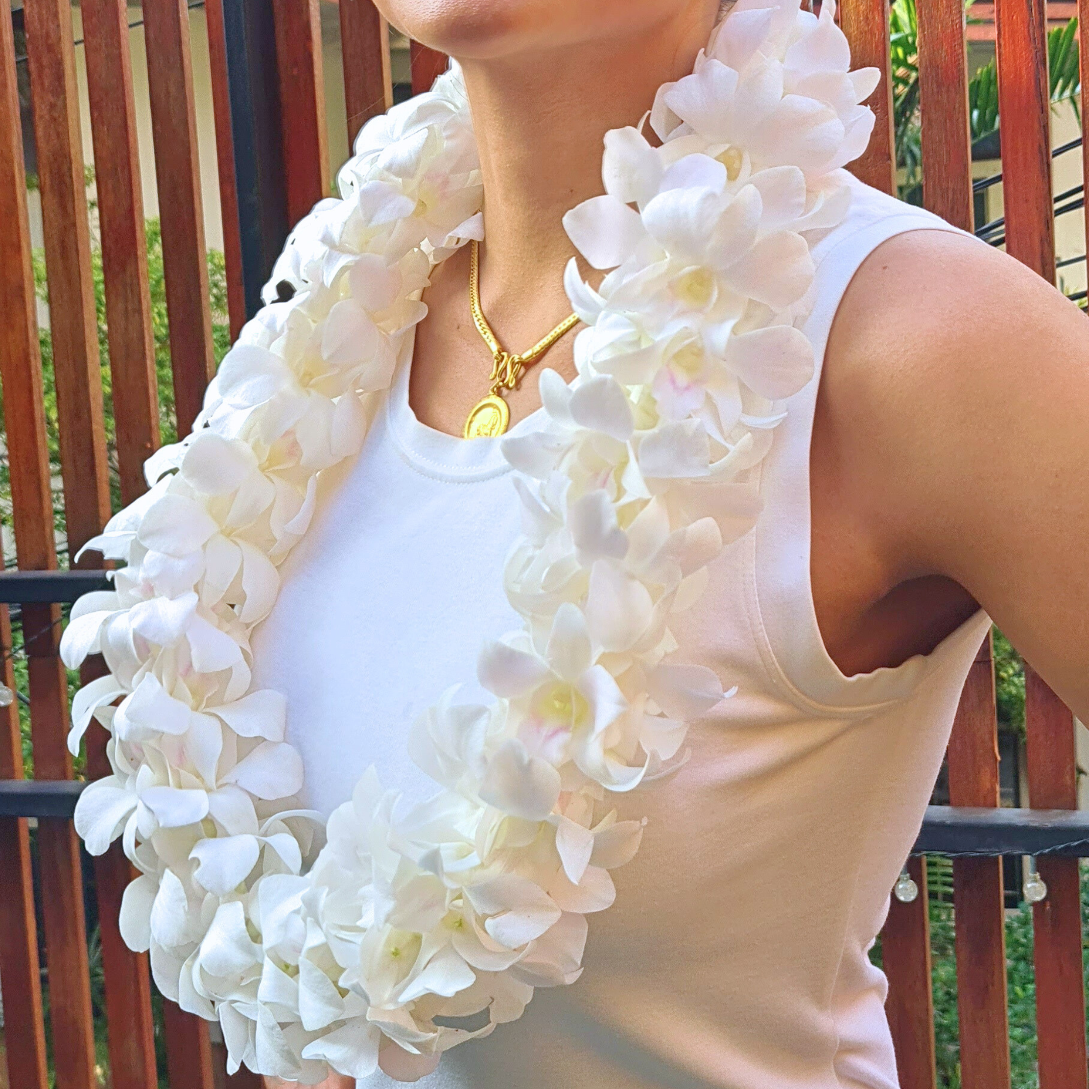 🌺 White Thai Orchid Lei – Fresh Double Strand Lei with 100+ Premium Dendrobium Blooms | Perfect for Weddings, Tropical Events, and Graduations 🌴