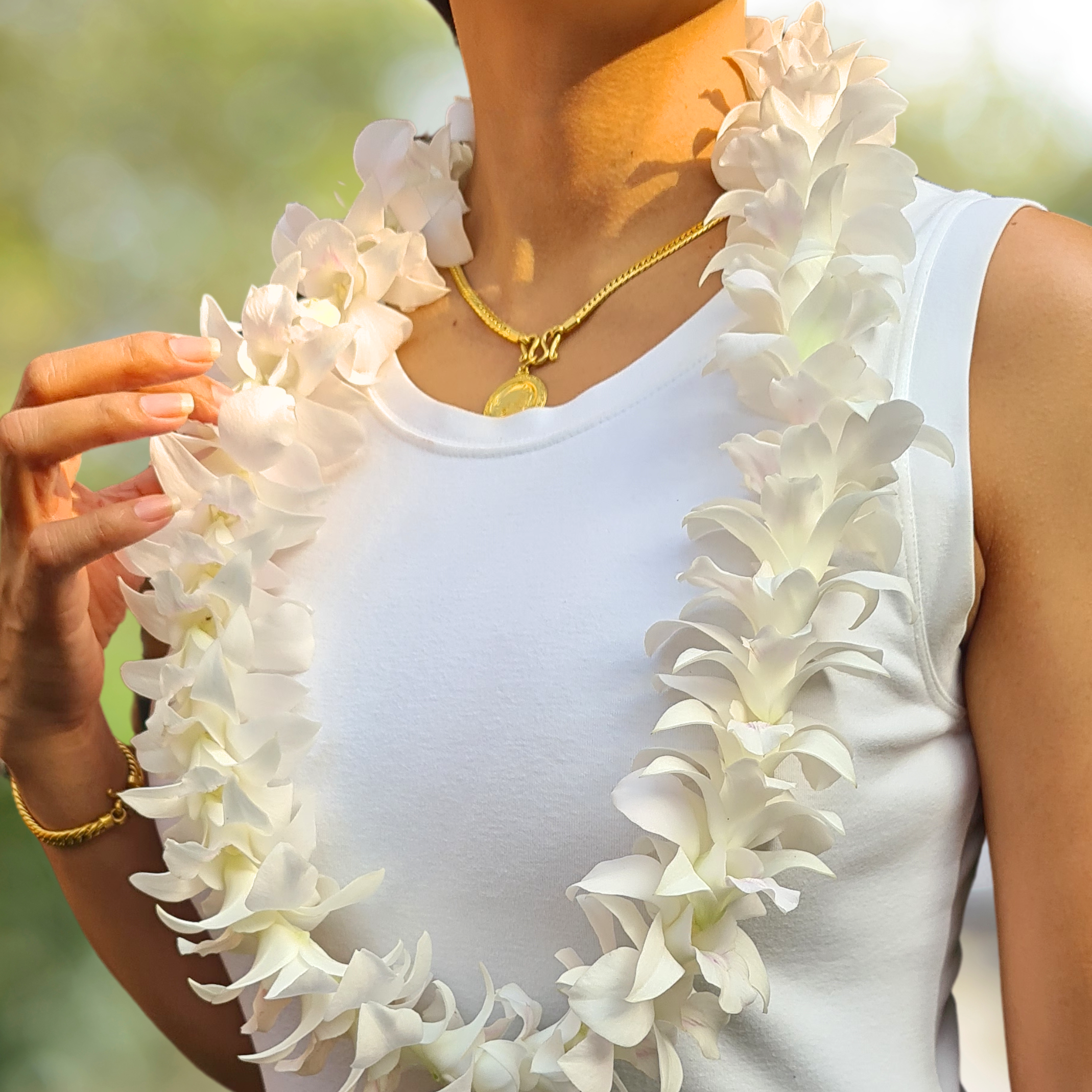 🌺 White Thai Orchid Lei – Fresh Single Strand Lei with 50+ Premium Dendrobium Blooms | Perfect for Weddings, Tropical Events, and Graduations 🌴